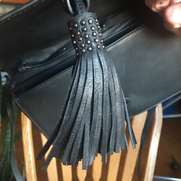 Brand New Linea Pelle Leather Grommet Detail Black Crossbody Bag - Picture 8 of 12